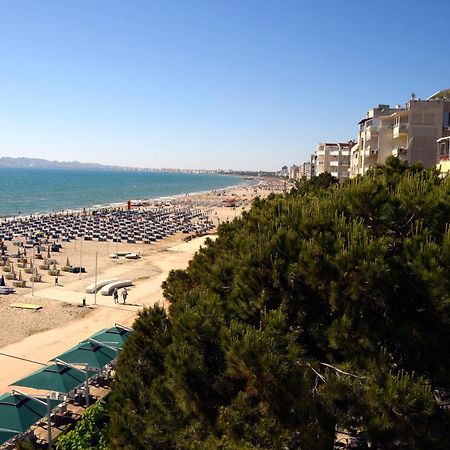 Vila Oxinn Kryemëdhej Εξωτερικό φωτογραφία
