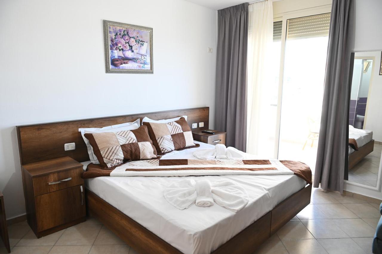 Vila Oxinn Kryemëdhej Εξωτερικό φωτογραφία