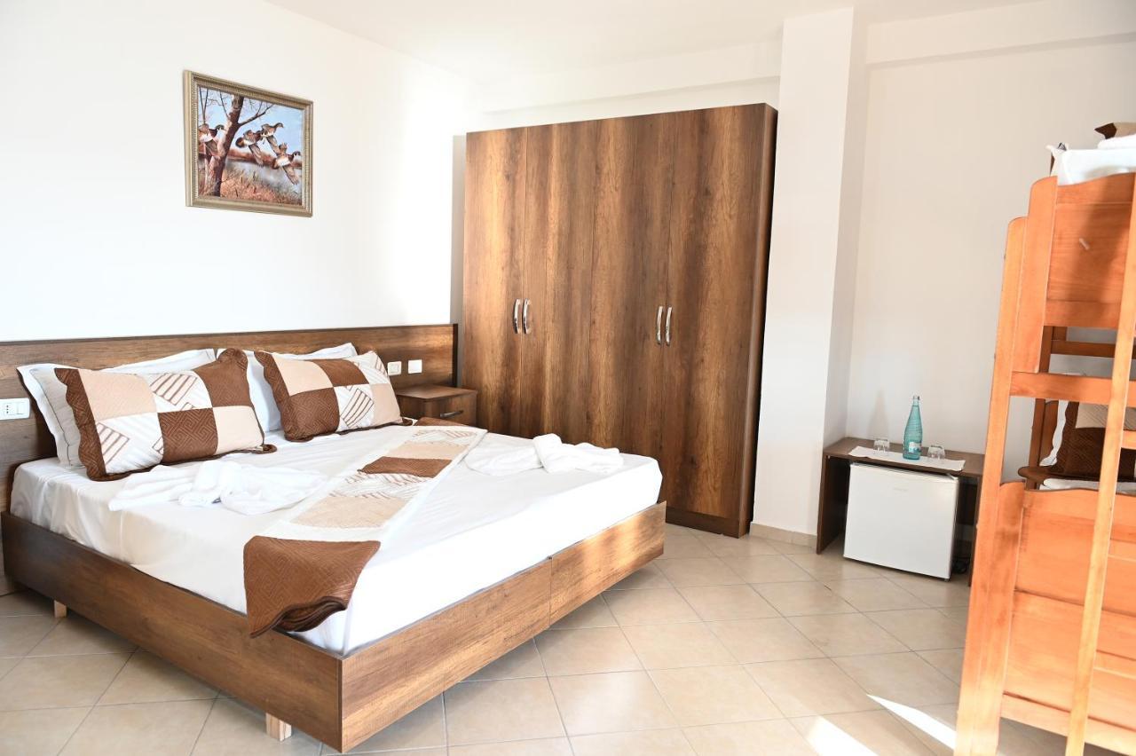 Vila Oxinn Kryemëdhej Εξωτερικό φωτογραφία